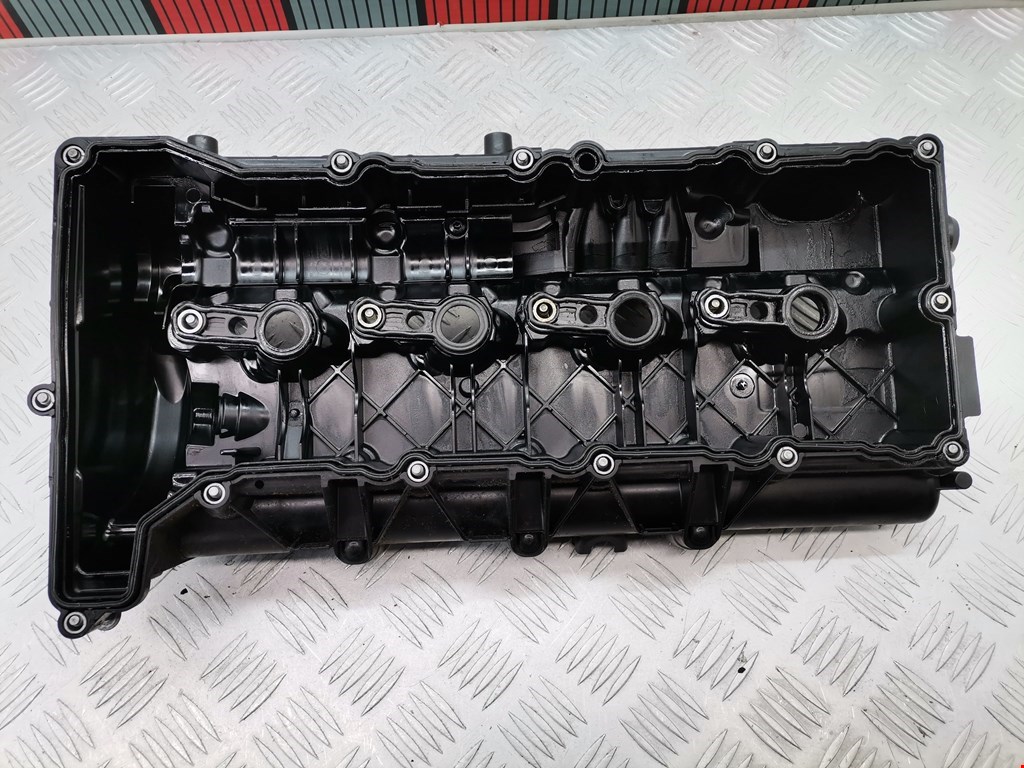 Крышка головки блока (клапанная) BMW 1er E81\E87 2004-2011