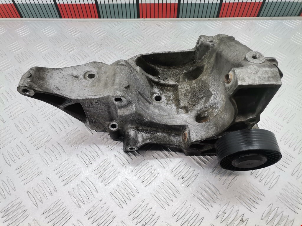 Кронштейн генератора BMW 1er E81\E87 2004-2011