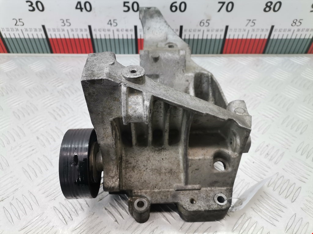 Кронштейн генератора BMW 1er E81\E87 2004-2011