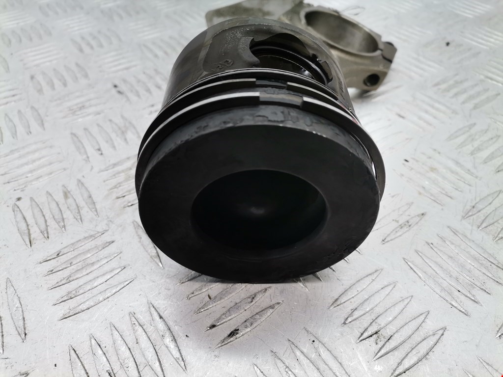 Поршень с шатуном BMW 1er E81\E87 2004-2011