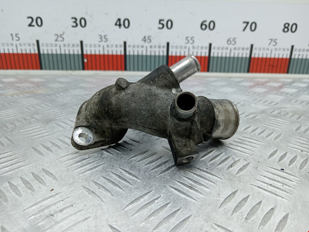 Фланец (штуцер системы охлаждения тройник) Toyota Land Cruiser Prado 3 (J120) (2002-2009)