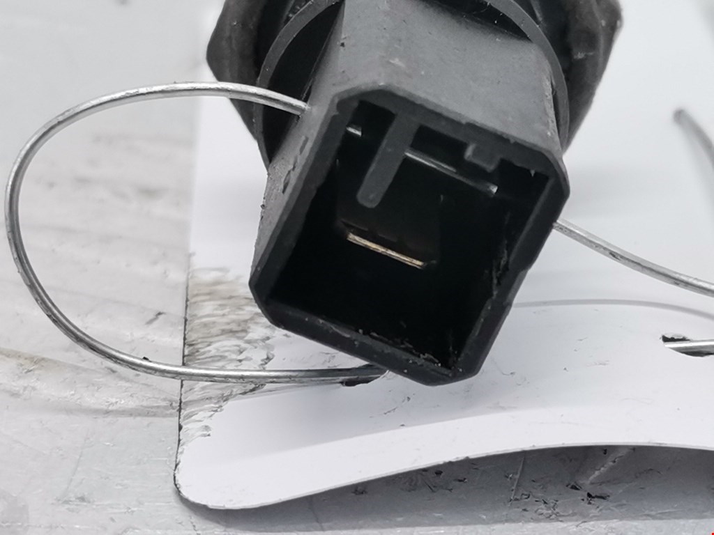 Датчик давления масла NISSAN Almera Tino 2000-2006