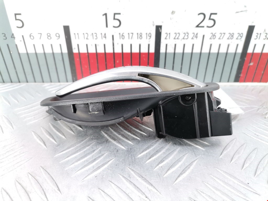 Ручка дверная передняя внутренняя правая BMW 1er E81\E87 2004-2011