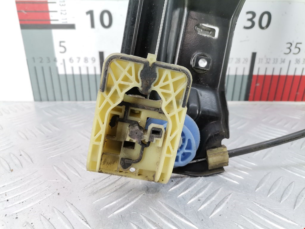 Стеклоподъемник передний левый OPEL Astra J 2009-2017