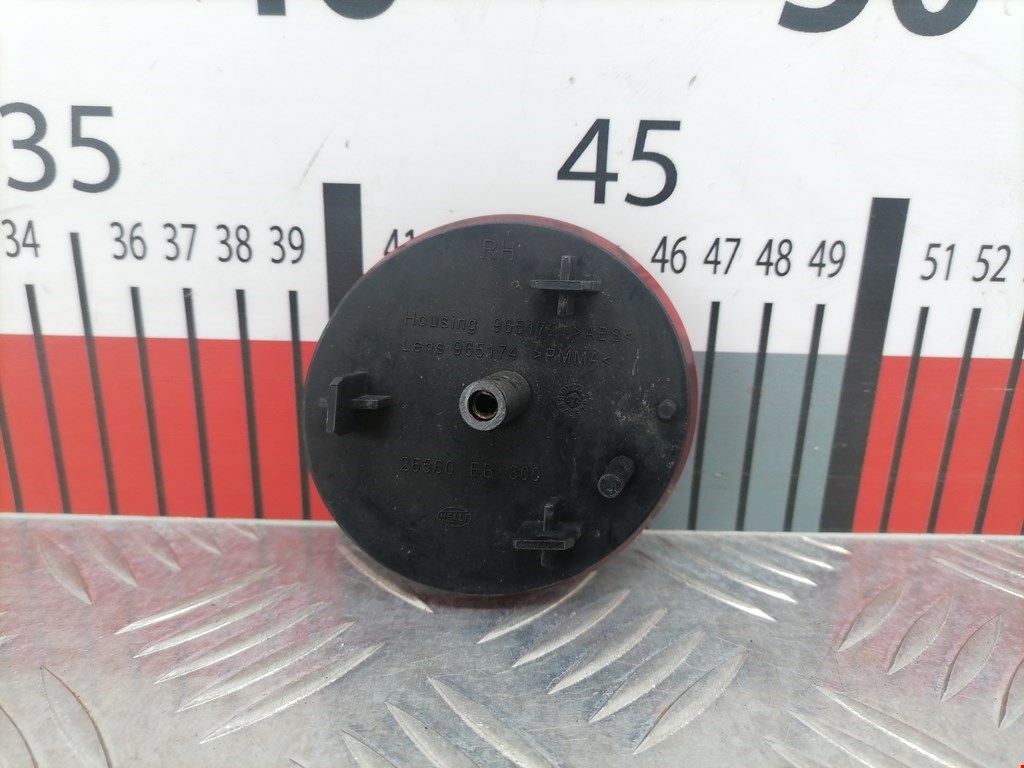 Отражатель в бампер задний правый NISSAN Pathfinder R51M 2004-2014