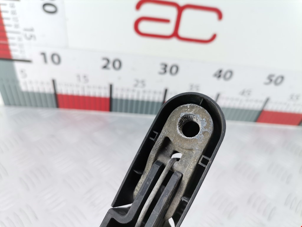 Поводок дворника задний (заднего) PEUGEOT 207 2006-2015