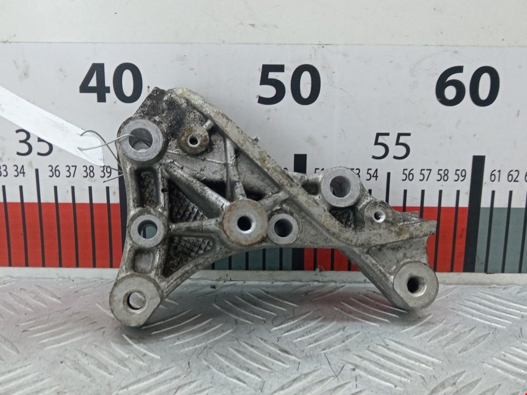 Кронштейн генератора RENAULT Espace 1997-2003