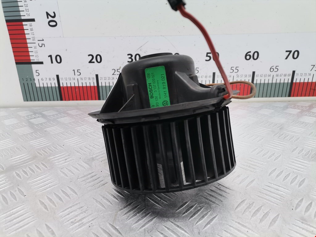 Моторчик (мотор) отопителя салона VOLKSWAGEN Golf III 1991-1997