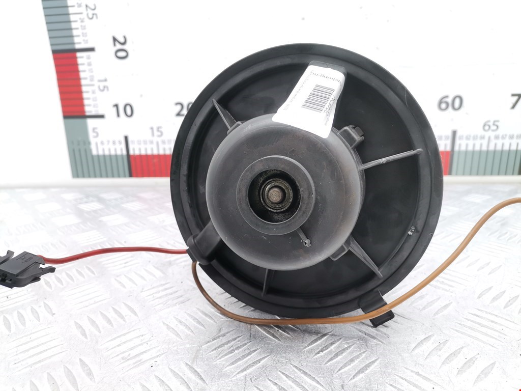 Моторчик (мотор) отопителя салона VOLKSWAGEN Golf III 1991-1997