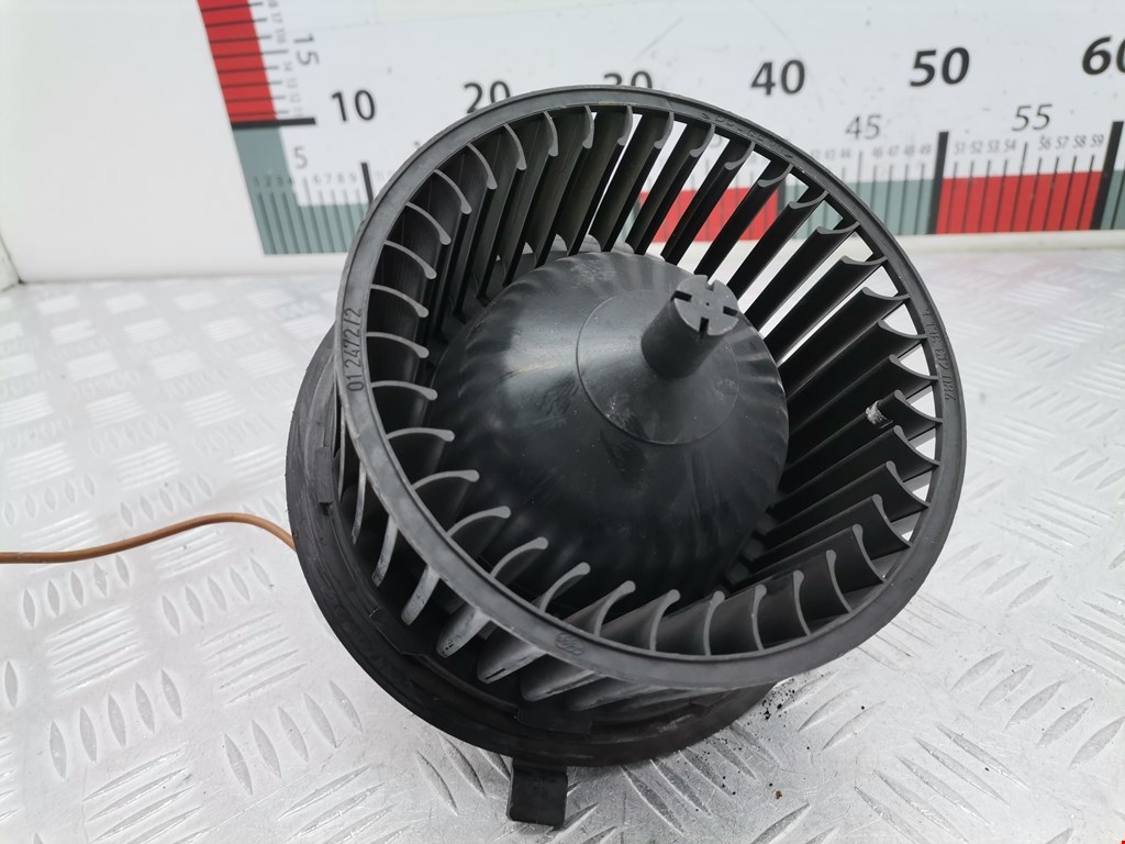 Моторчик (мотор) отопителя салона VOLKSWAGEN Golf III 1991-1997