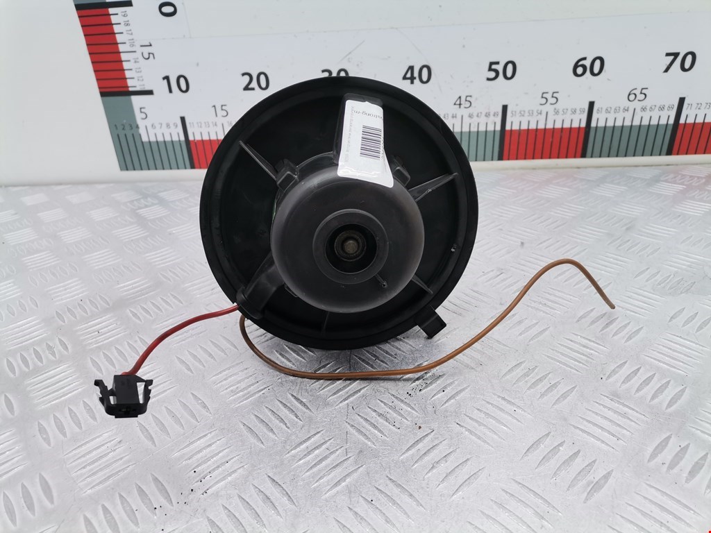 Моторчик (мотор) отопителя салона VOLKSWAGEN Golf III 1991-1997