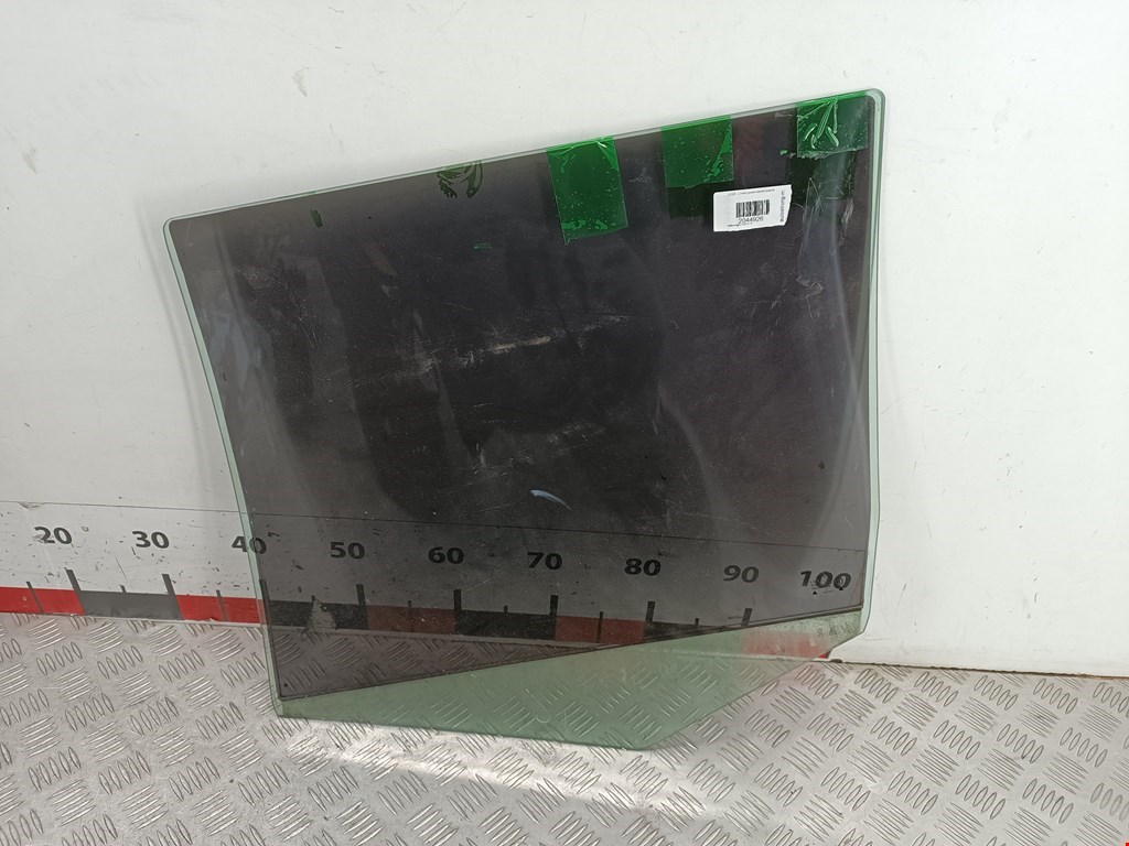 Стекло двери задней правой Volkswagen Golf 4 (1997-2004)