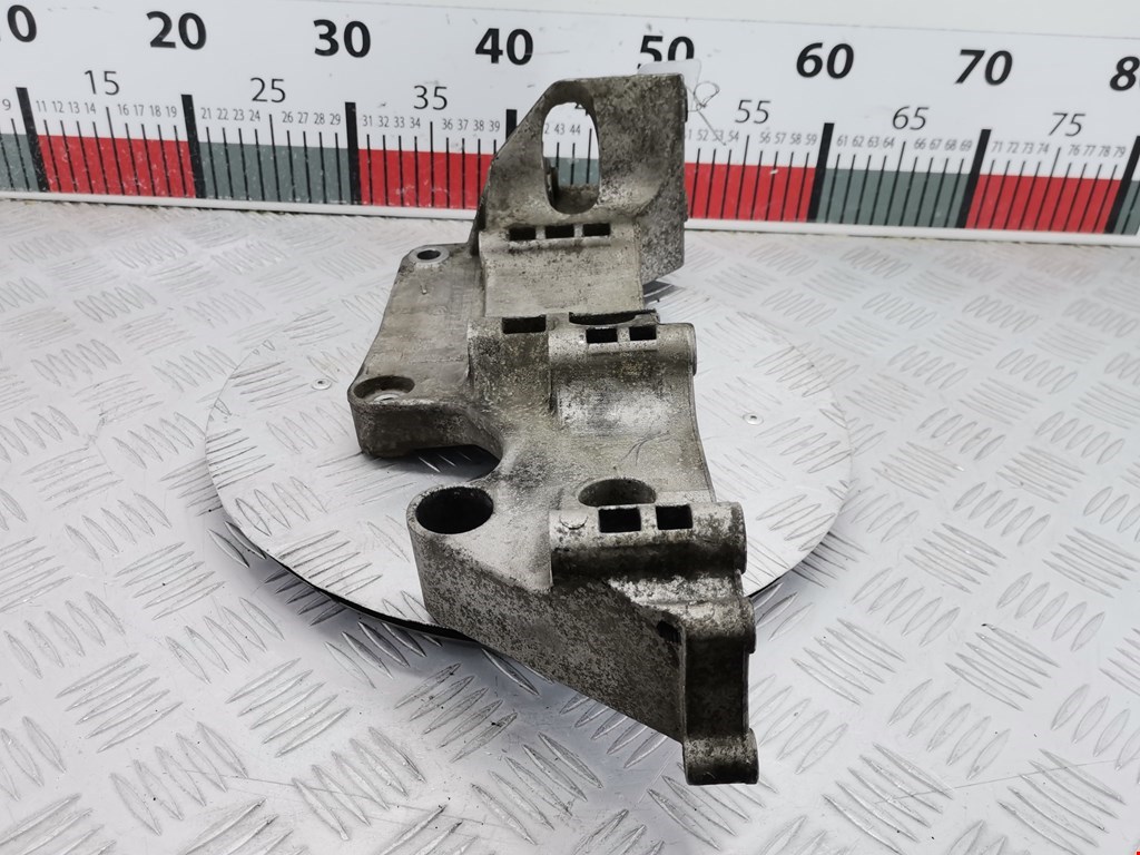 Кронштейн генератора VOLKSWAGEN Bora 1998-2005