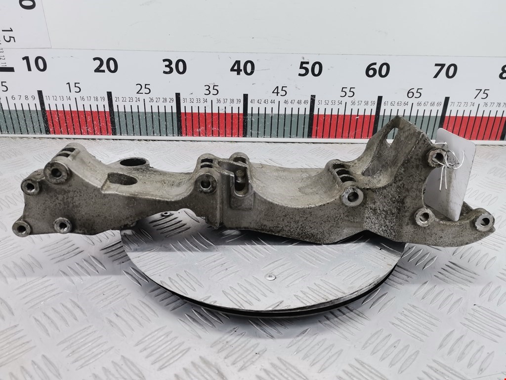 Кронштейн генератора VOLKSWAGEN Bora 1998-2005