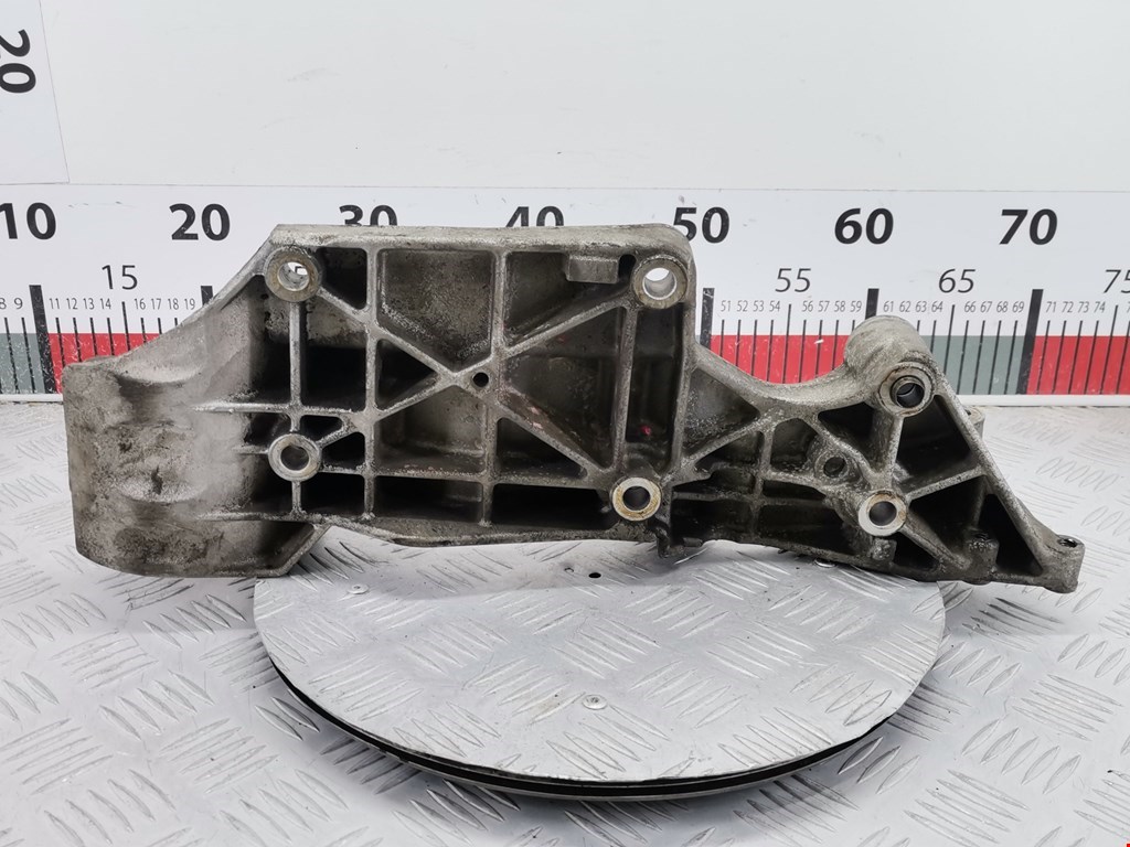 Кронштейн генератора VOLKSWAGEN Bora 1998-2005