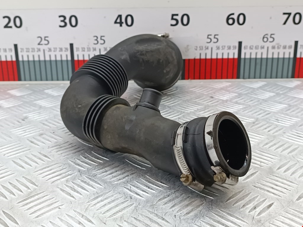 Патрубок воздушного фильтра FORD Focus II 2005-2011