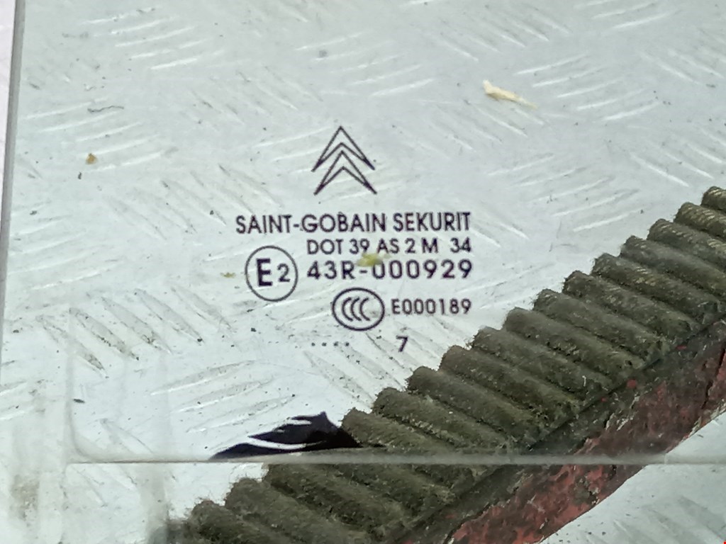 Стекло двери заднее левое CITROEN C5 I 2001-2008