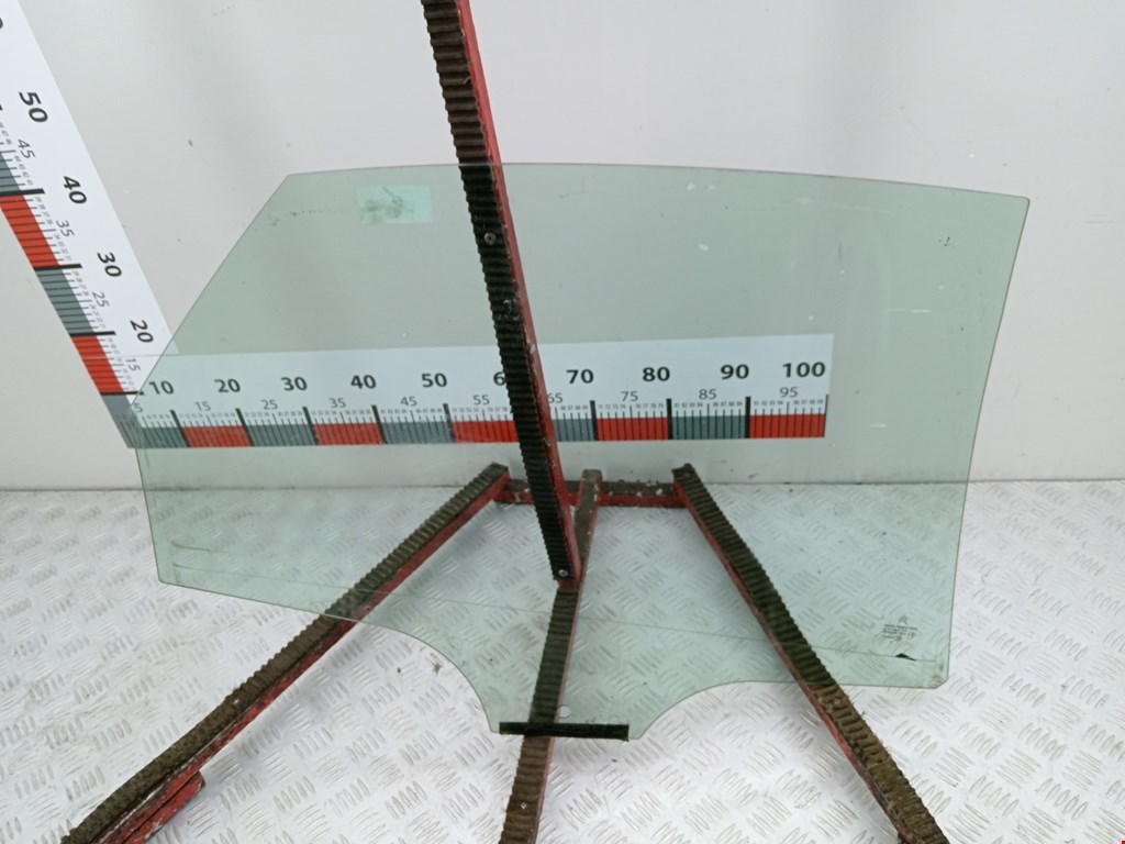 Стекло двери заднее левое CITROEN C5 I 2001-2008