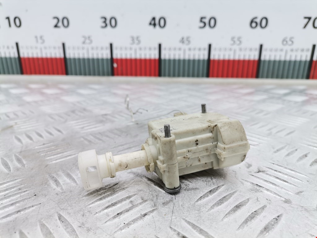 Активатор замка бензобака VOLKSWAGEN Golf V 2003-2009