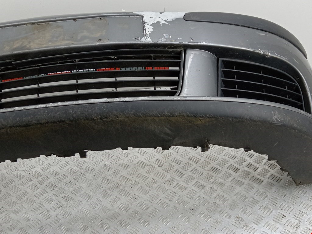 Бампер передний VOLKSWAGEN Golf V 2003-2009
