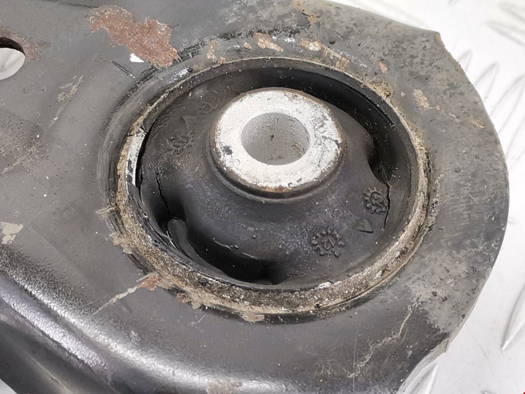 Рычаг передний левый SKODA Rapid 2012-2020