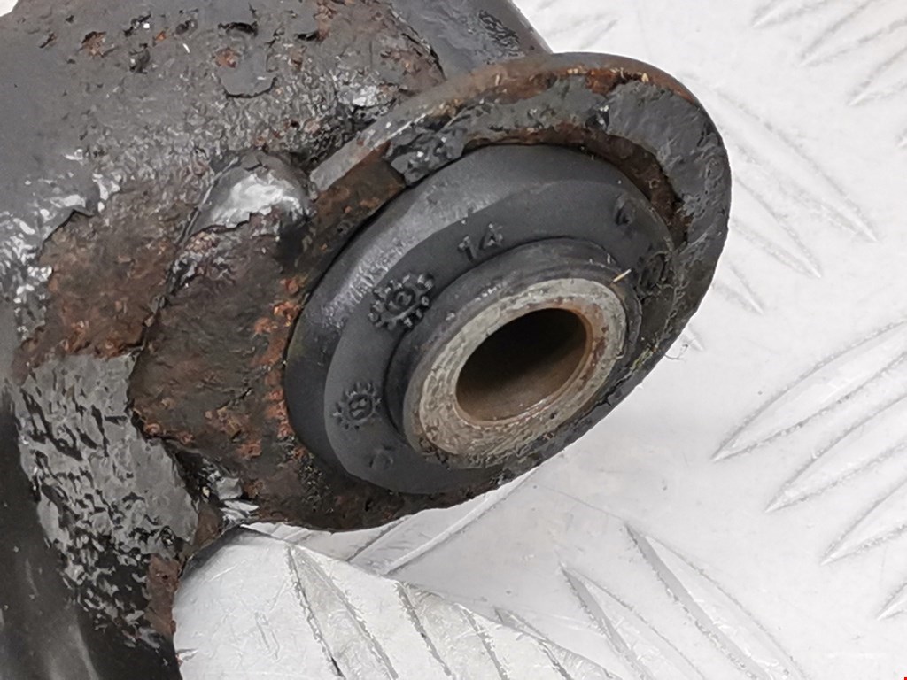 Рычаг передний левый SKODA Rapid 2012-2020