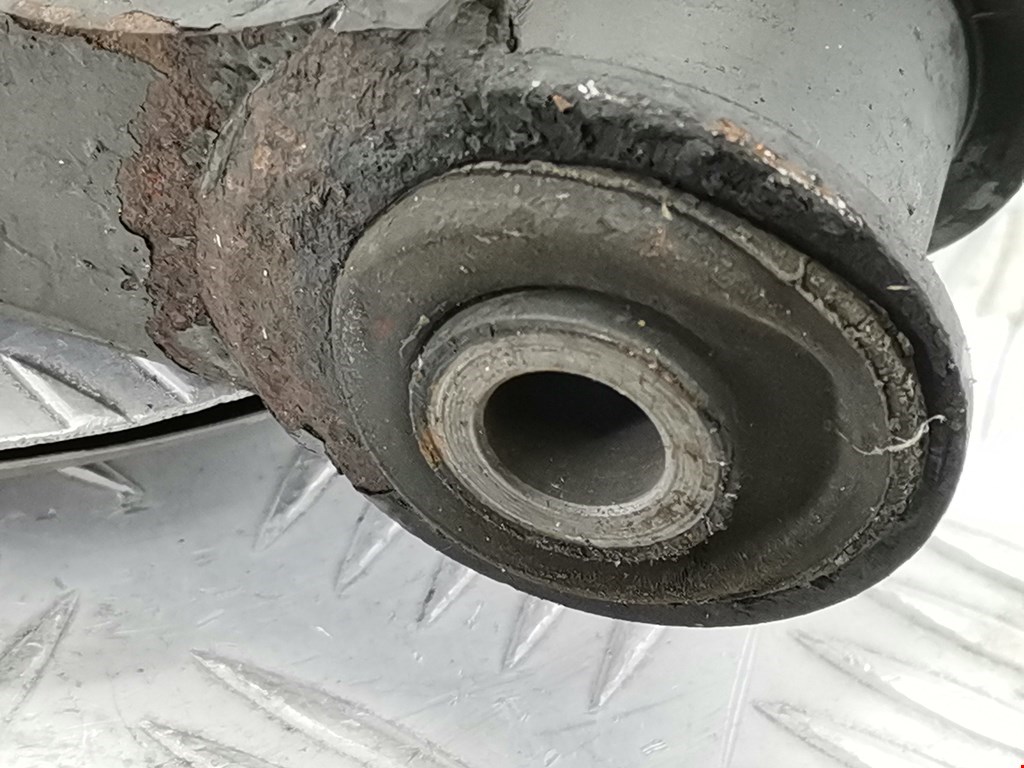 Рычаг передний левый SKODA Rapid 2012-2020