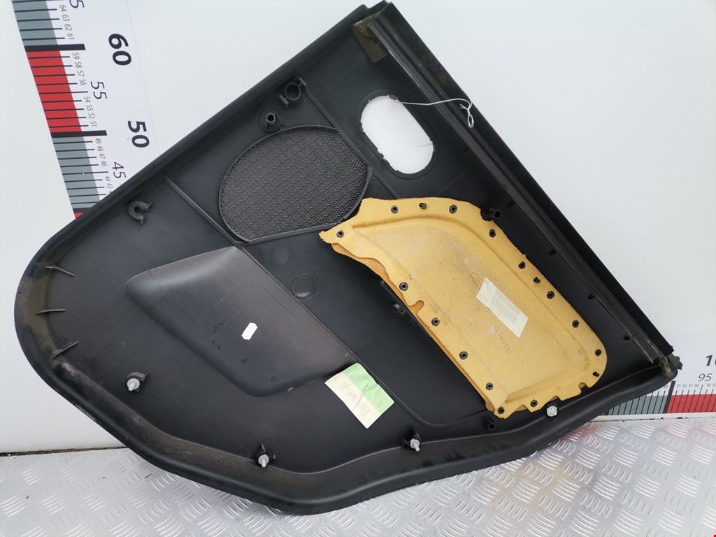 Обшивка двери задняя левая FORD Fiesta 2001-2008