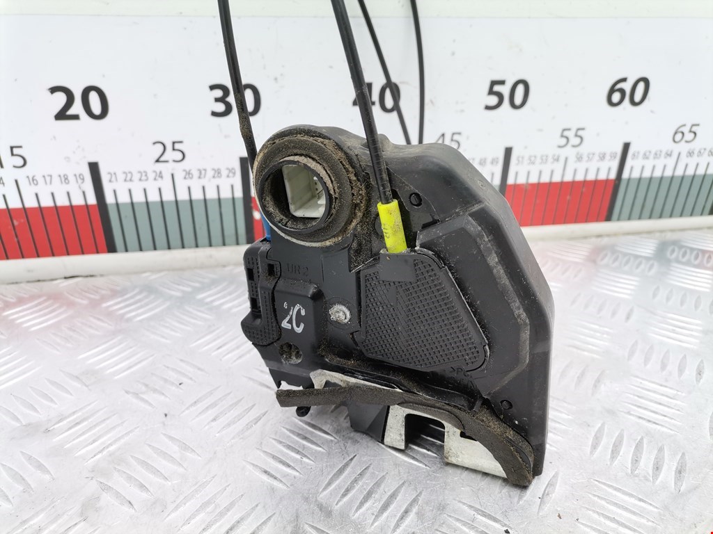 Замок двери задней правой TOYOTA Auris E150 2006-2012