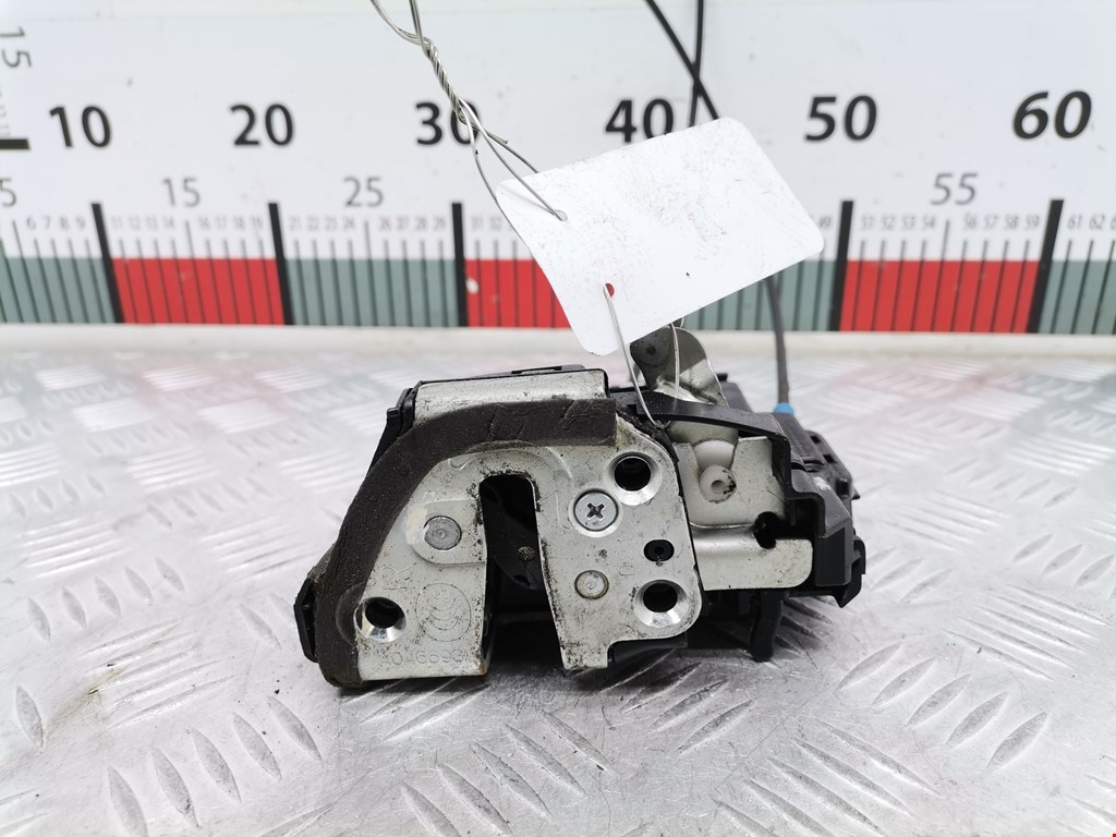 Замок двери задней правой TOYOTA Auris E150 2006-2012