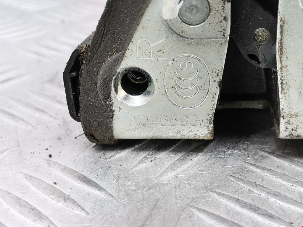 Замок двери задней правой TOYOTA Auris E150 2006-2012