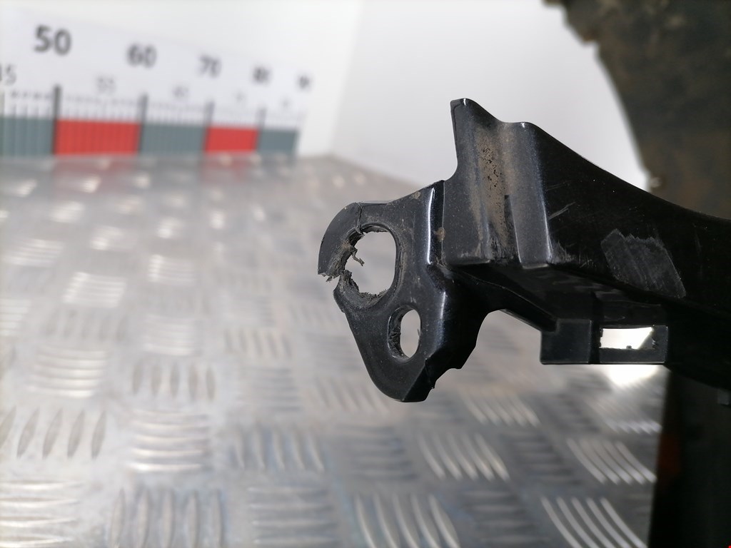 Бампер передний VOLKSWAGEN Polo IV 2001-2009