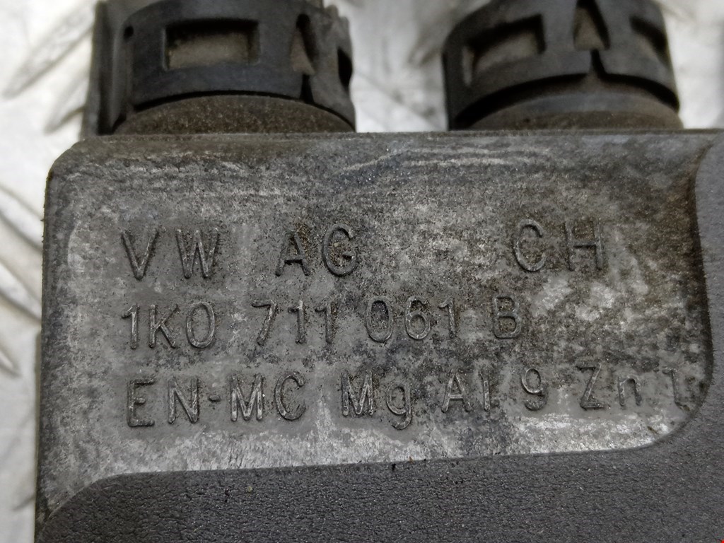 Кулиса (селектор) АКПП/МКПП в салоне SKODA Octavia A5 1Z- 2004-2013