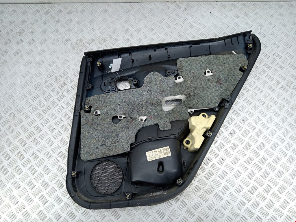 Обшивка двери задняя левая TOYOTA Auris E150 2006-2012