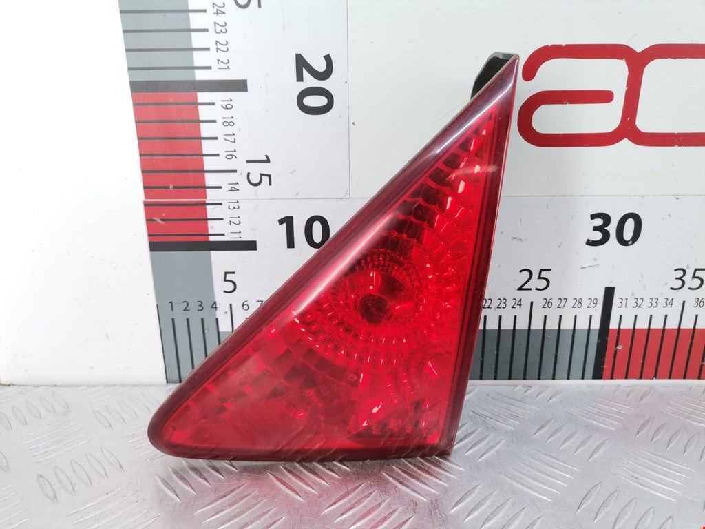 Фонарь задний внутренний правый PEUGEOT Partner 2008-2018
