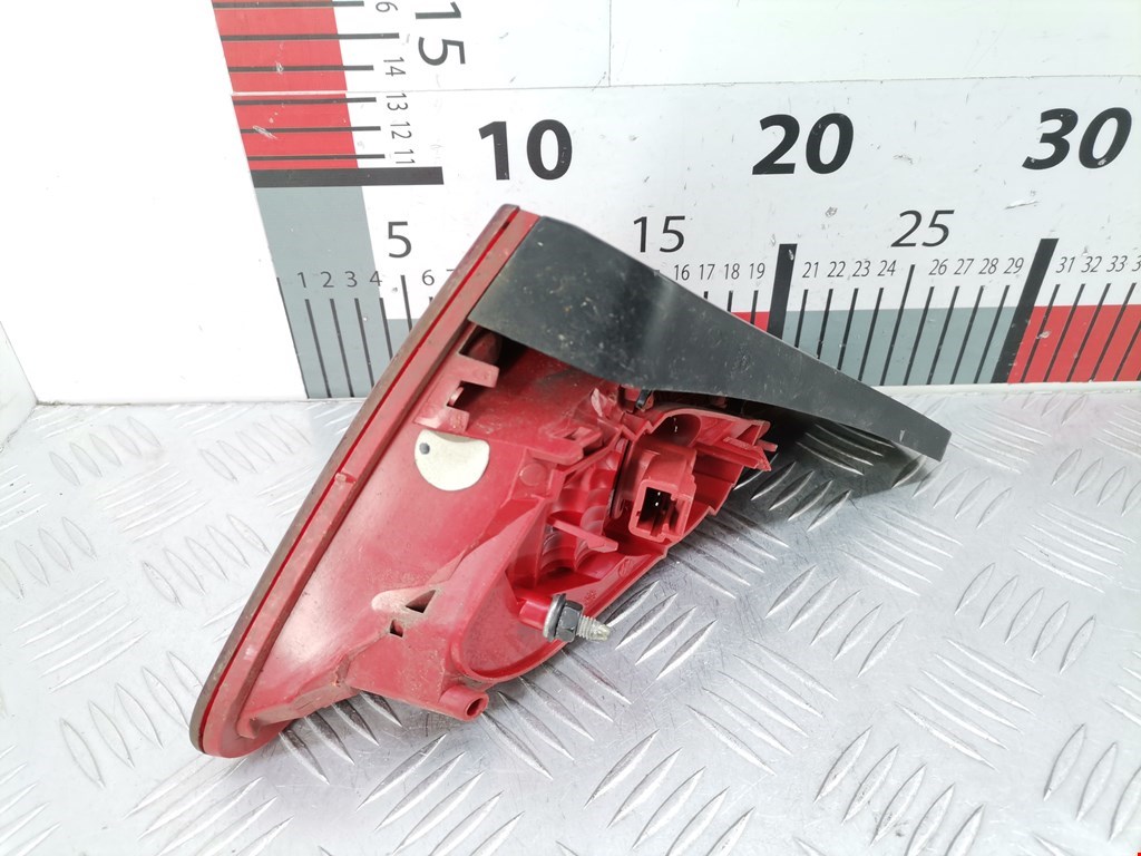 Фонарь задний внутренний правый PEUGEOT Partner 2008-2018