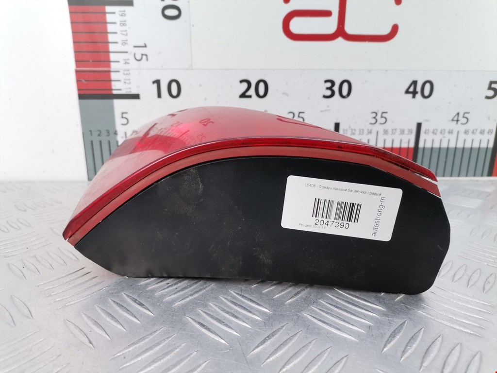 Фонарь задний внутренний правый PEUGEOT Partner 2008-2018