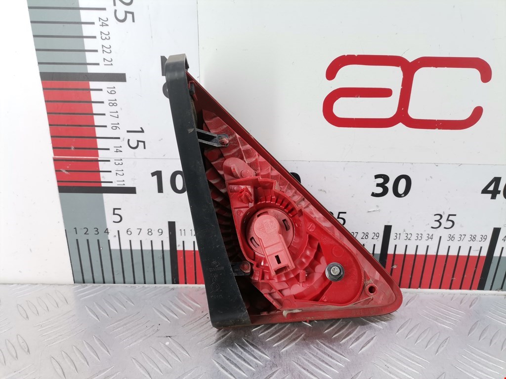 Фонарь задний внутренний правый PEUGEOT Partner 2008-2018