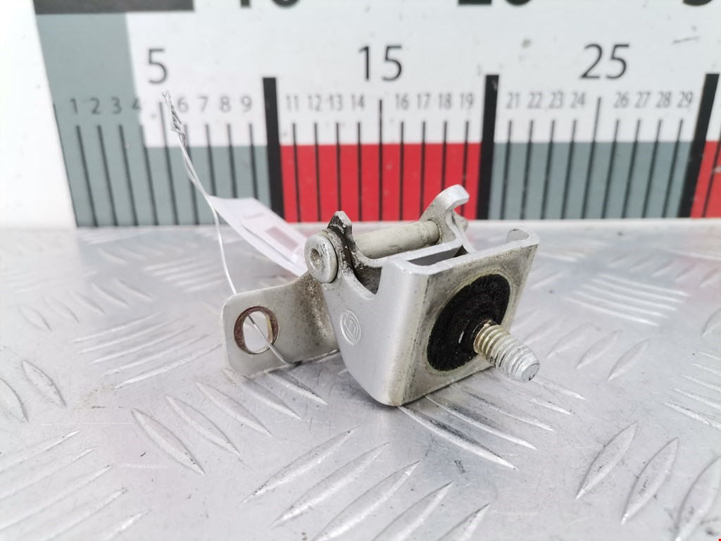 Петля крышки (двери) багажника Alfa Romeo 146 (930B) (1994-2001)