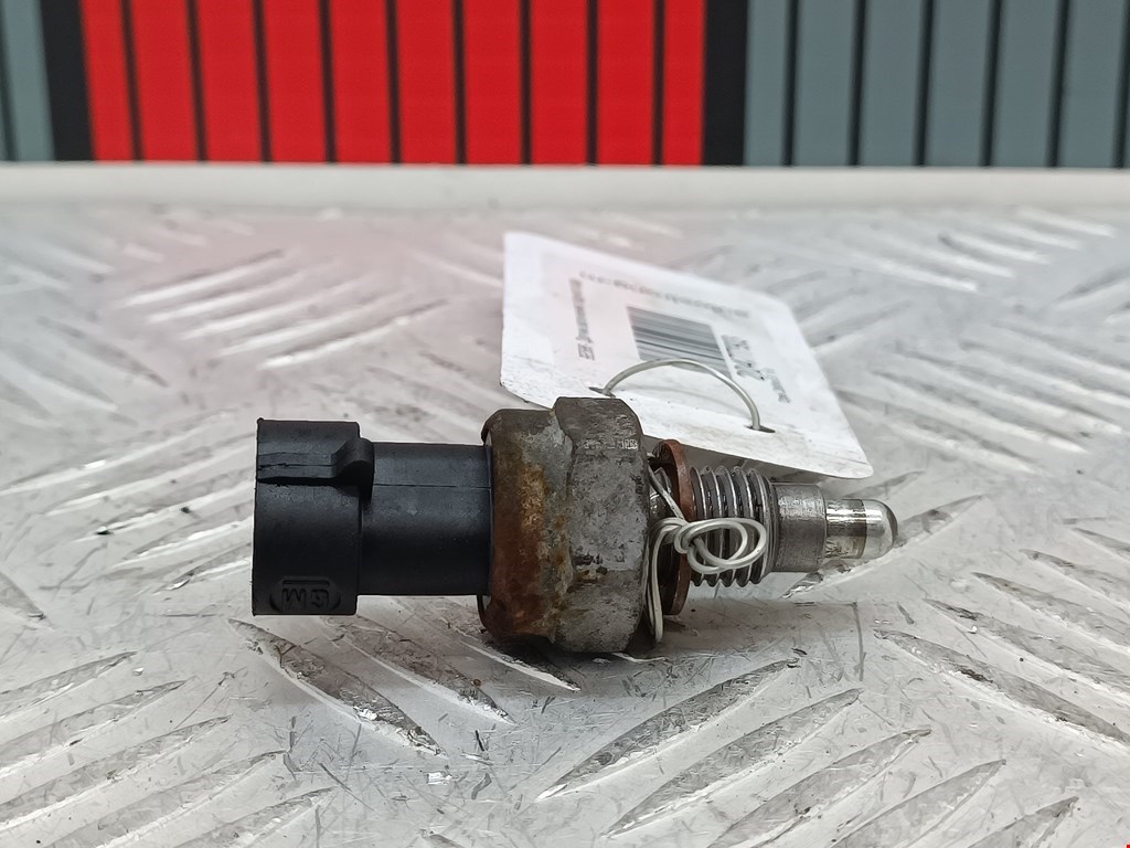 Датчик включения заднего хода OPEL Zafira B 2005-2012