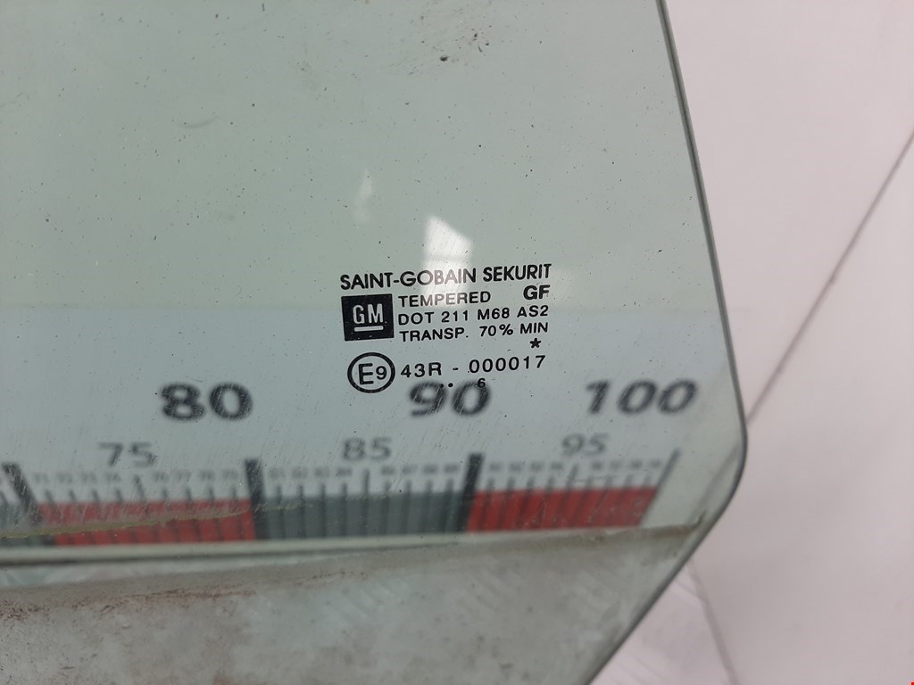 Стекло двери переднее левое OPEL Tigra B 2004-2009