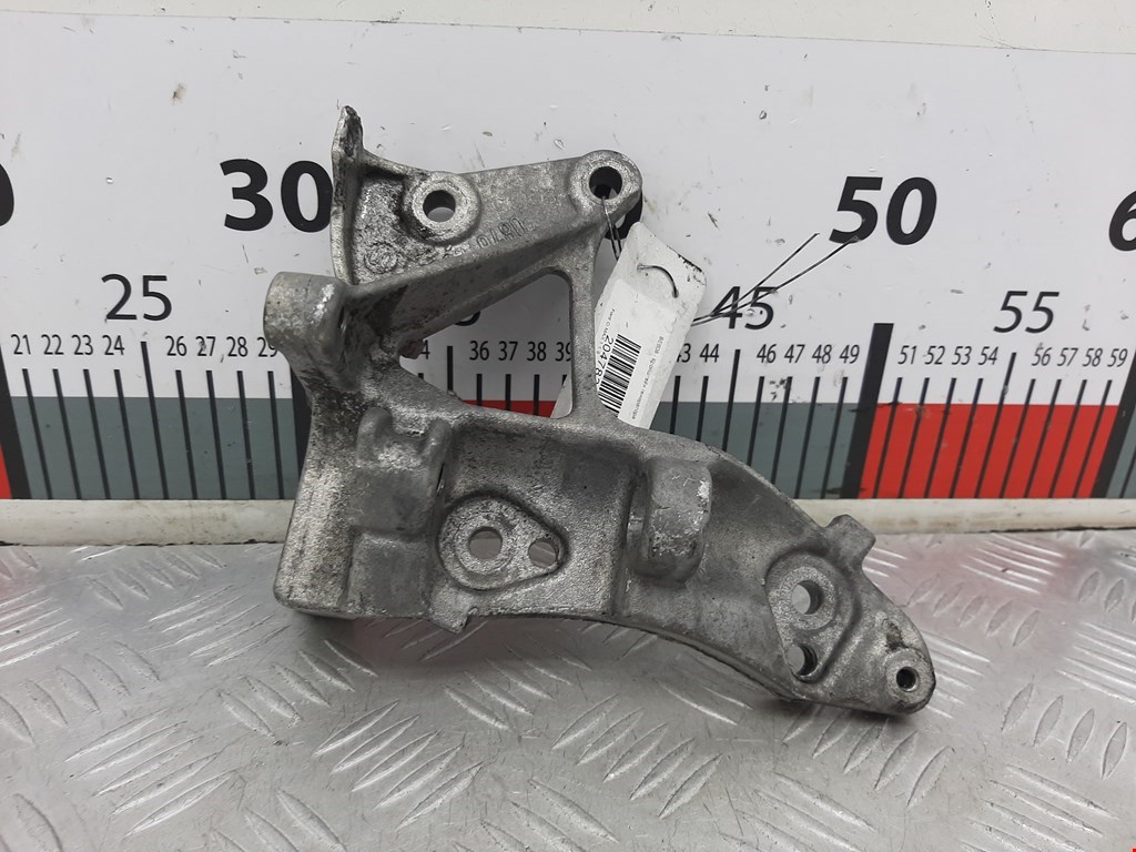 Кронштейн генератора Ford C-MAX 1 (2003-2010)