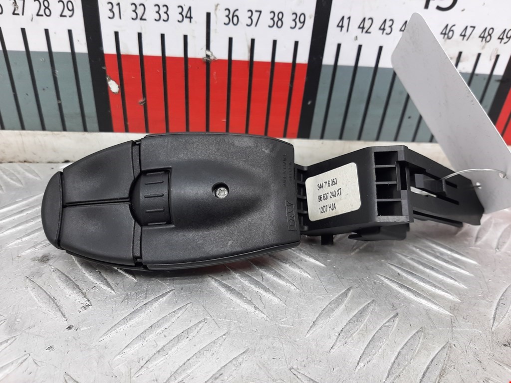 Переключатель подрулевой управления магнитолой CITROEN C5 I 2001-2008