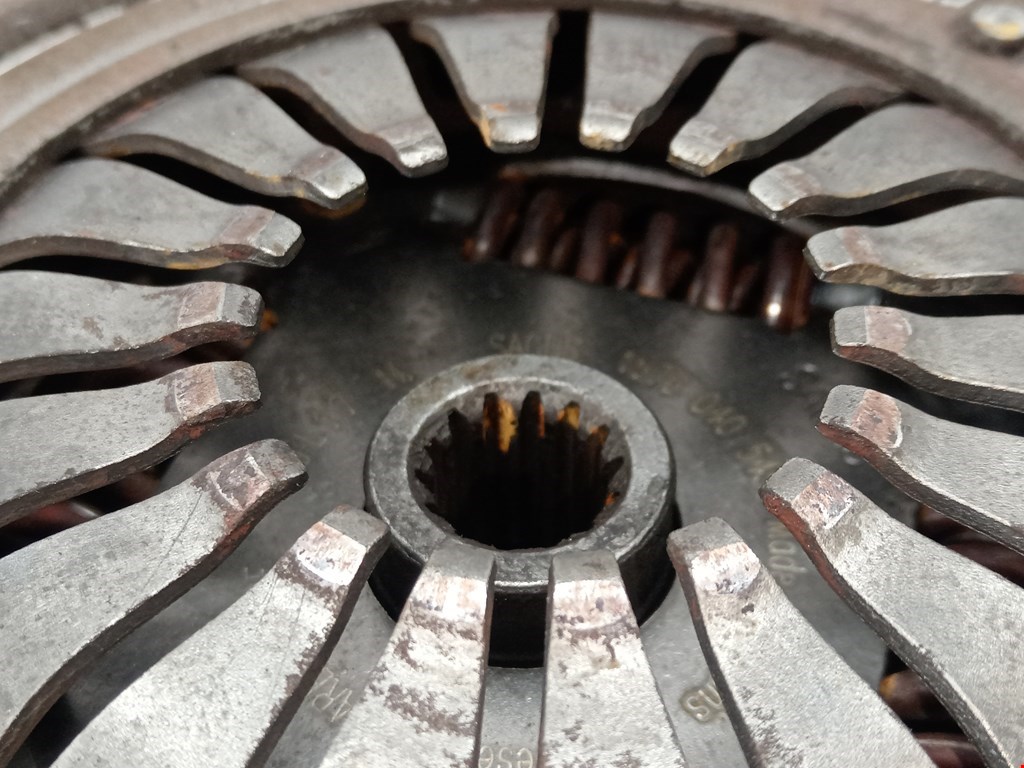 Маховик (демпфер сцепления) OPEL Corsa D 2006-2014