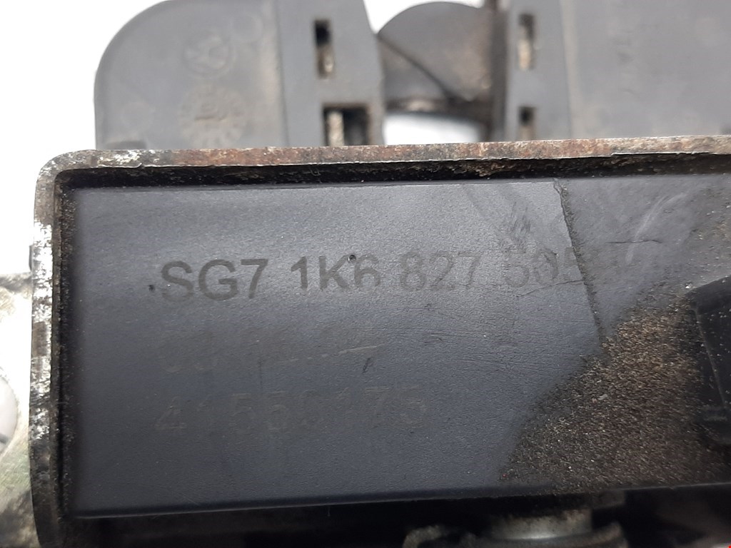 Замок багажника (крышки двери) VOLKSWAGEN Golf V 2003-2009