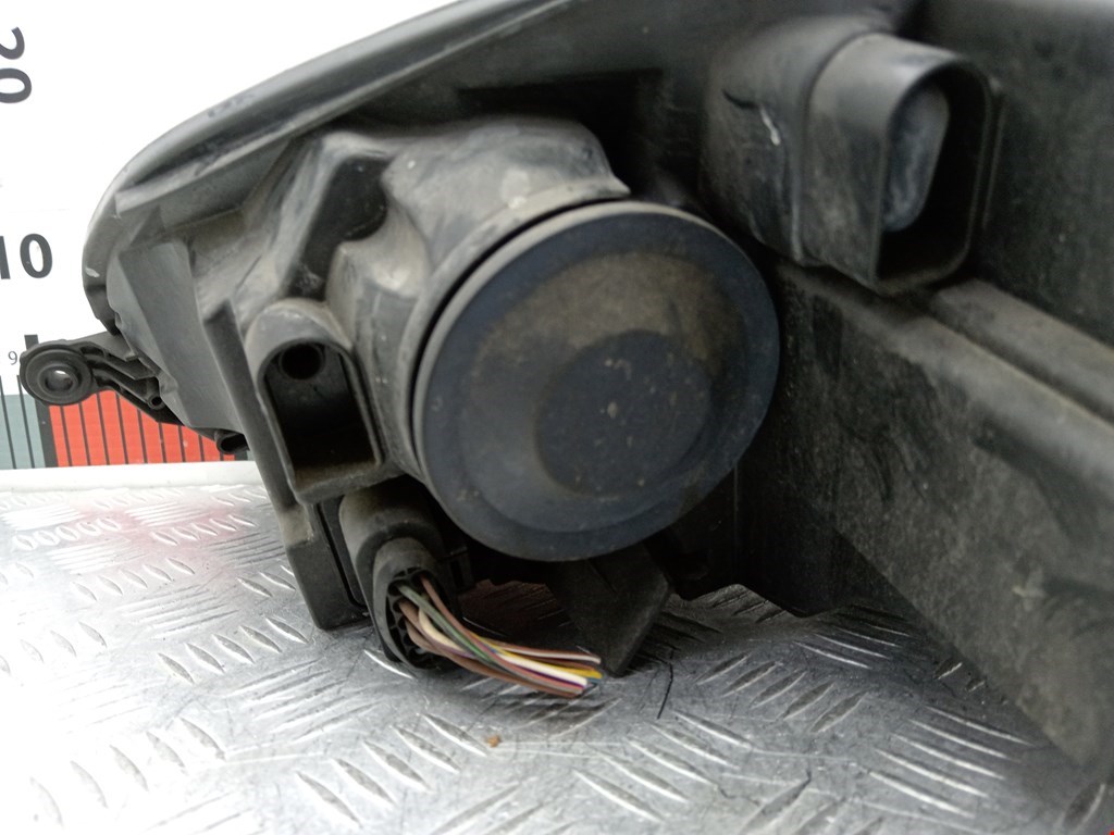 Фара правая VOLKSWAGEN Golf V 2003-2009