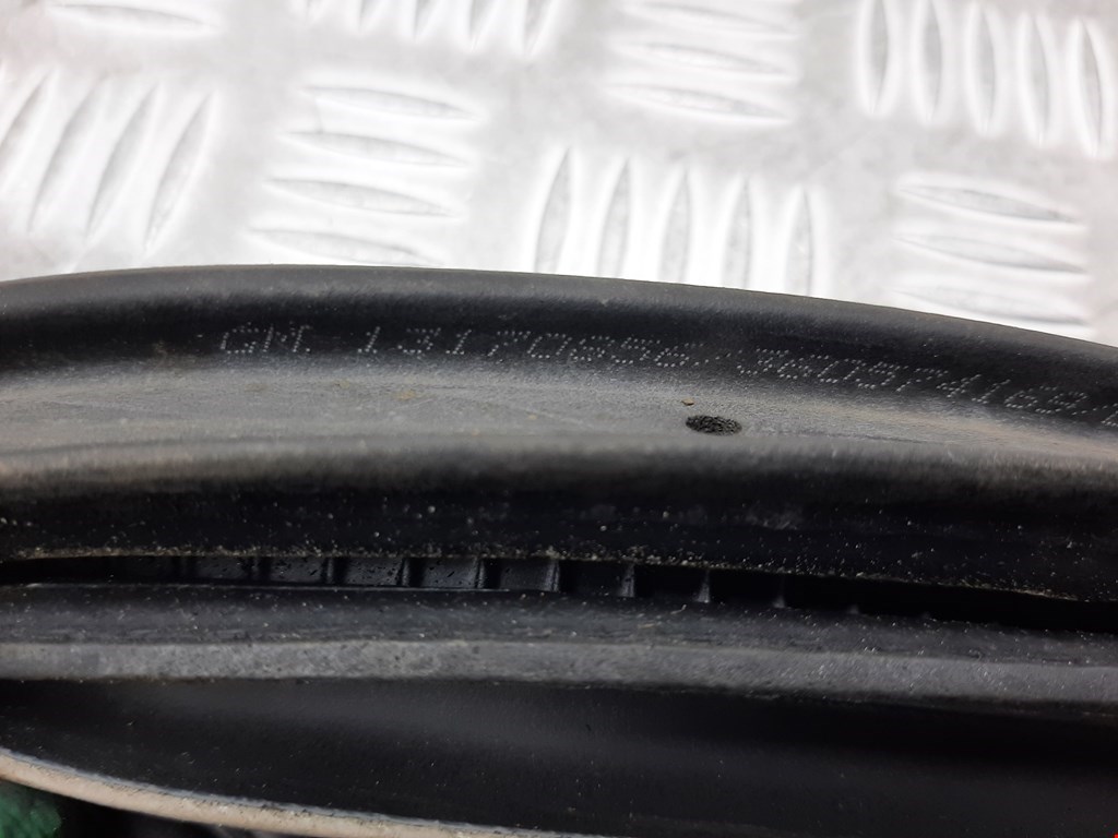 Уплотнитель двери OPEL Astra H/Family 2004-2015