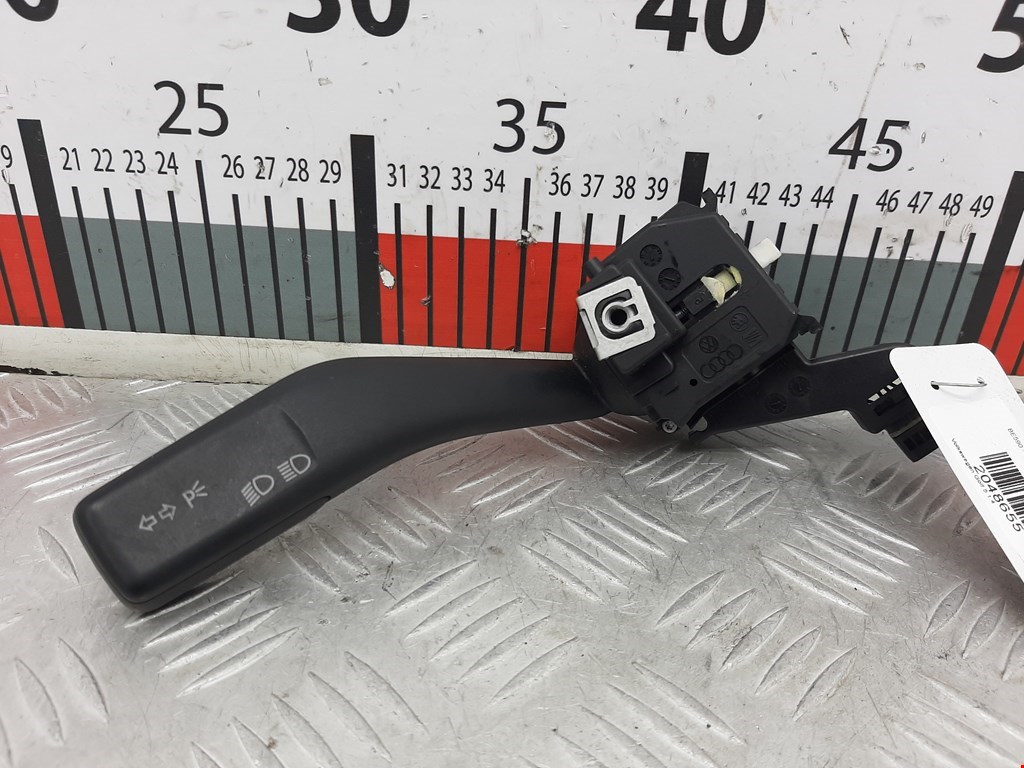 Переключатель поворотов (ближний дальний свет) Volkswagen Golf 5 (2003-2008)