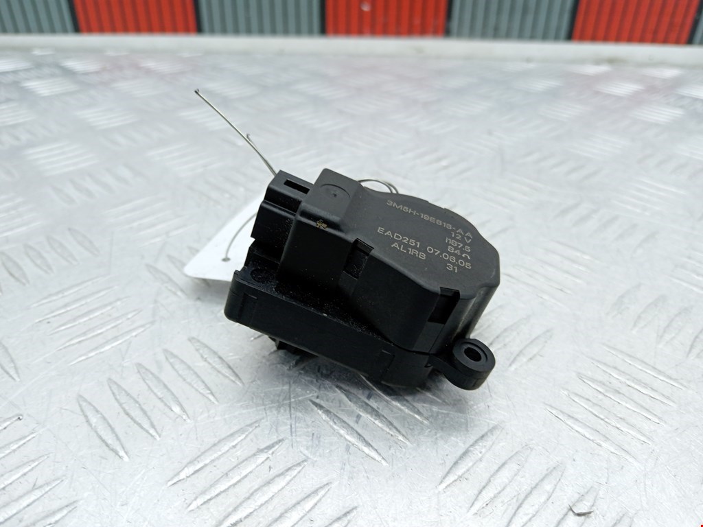 Моторчик заслонки печки FORD Focus II 2005-2011