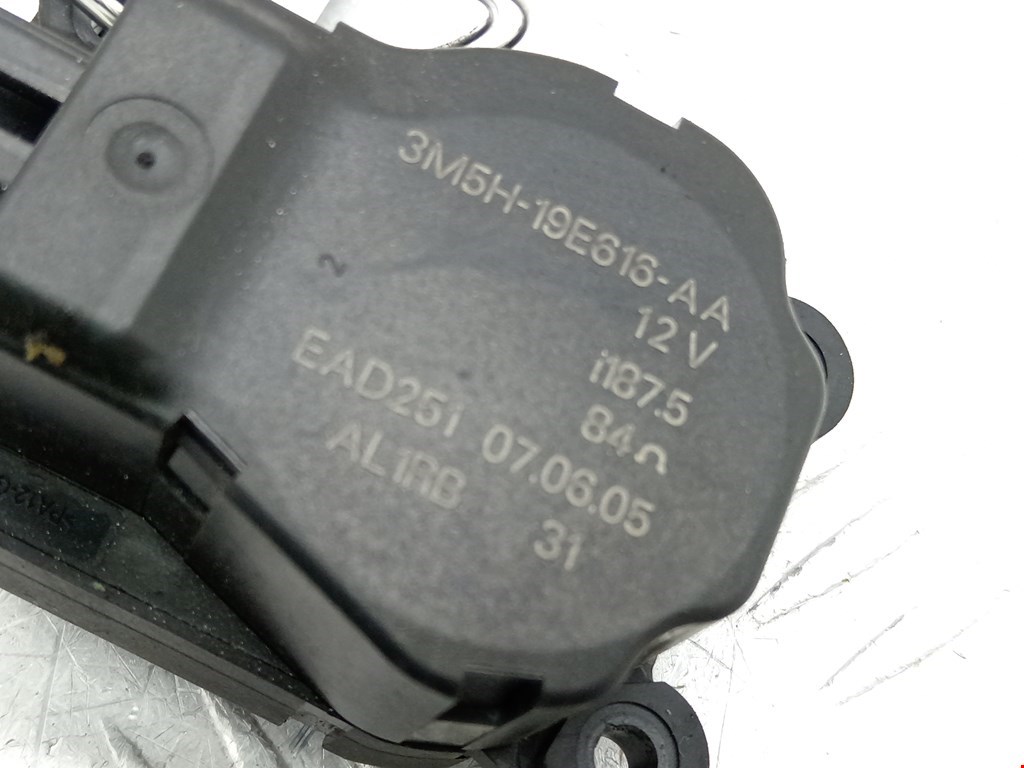 Моторчик заслонки печки FORD Focus II 2005-2011